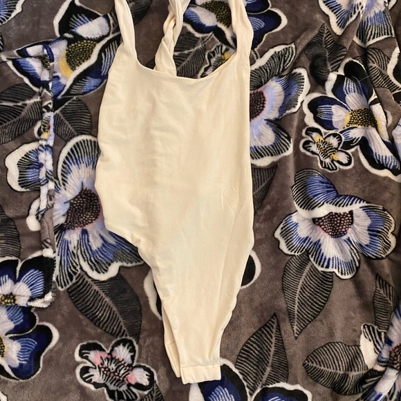 Oh Polly Twist Bodysuit - Picture 3 of 5